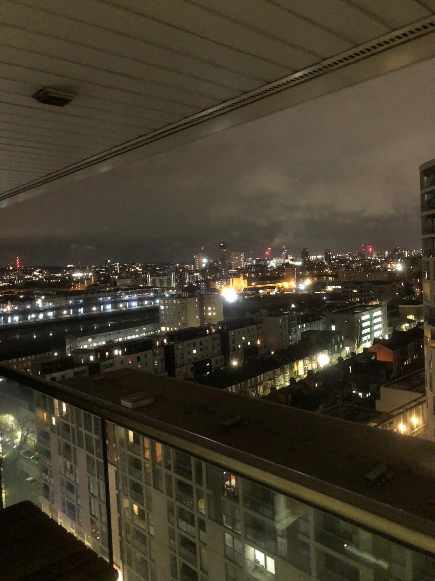 Modern 2Bed 2Bath Apartment Canary Wharf - Upto 5 Person London Exterior foto