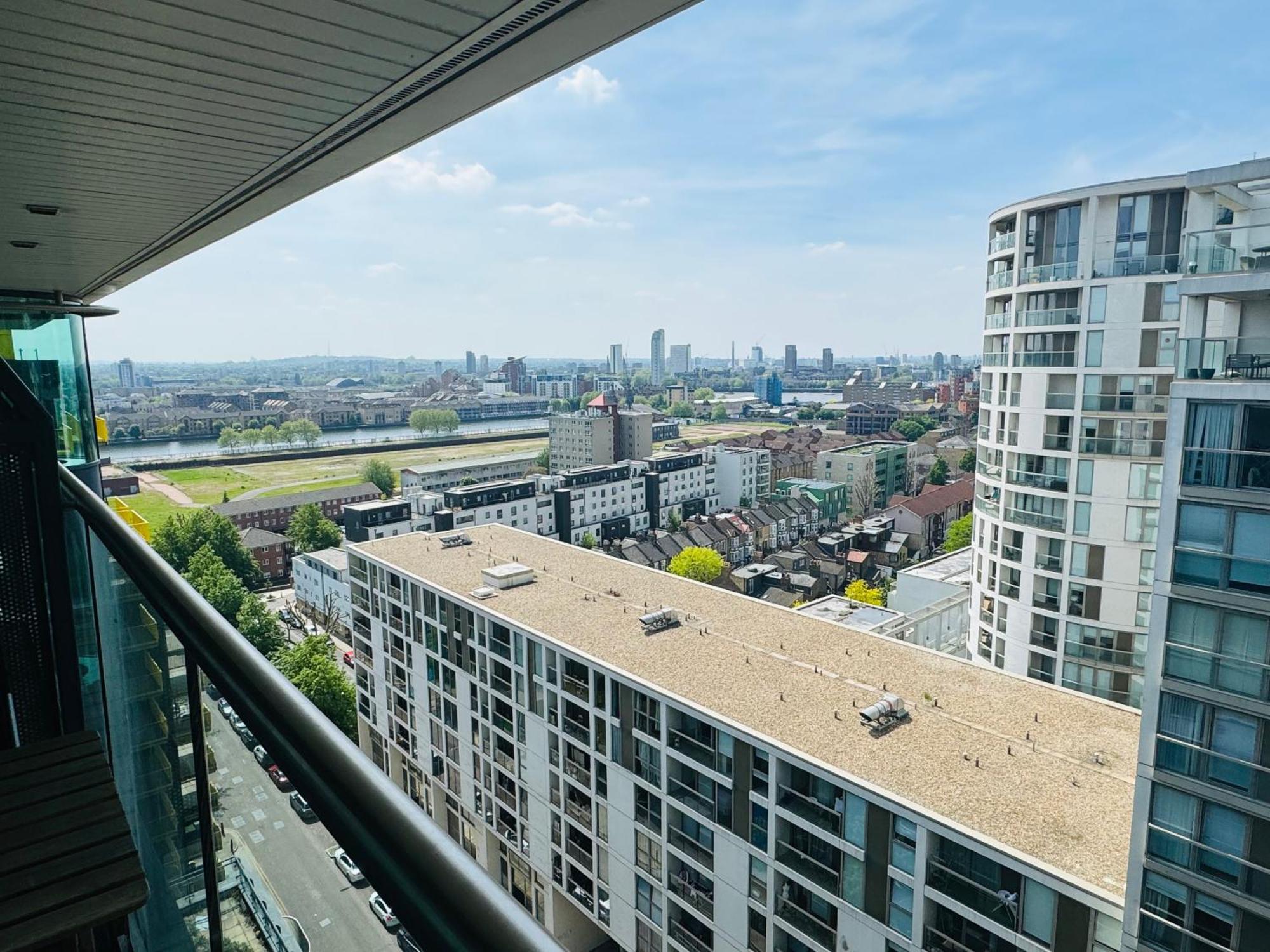 Modern 2Bed 2Bath Apartment Canary Wharf - Upto 5 Person London Exterior foto